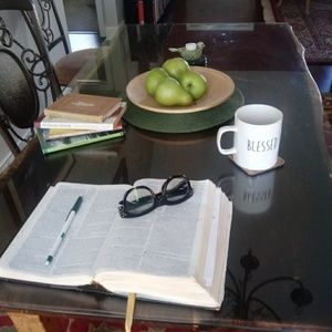 Meet your Posher, Gloria